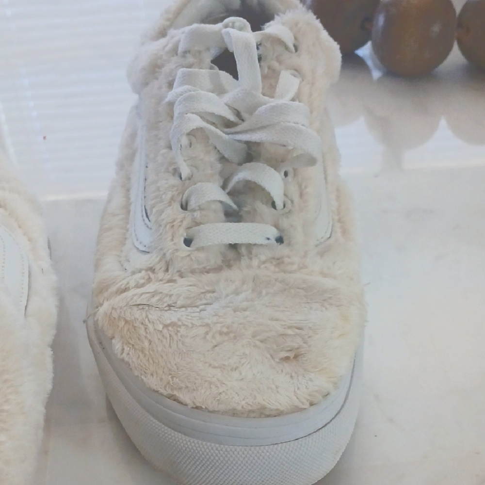 Vans Fuzzy Cream Sneakers | Size 7 |